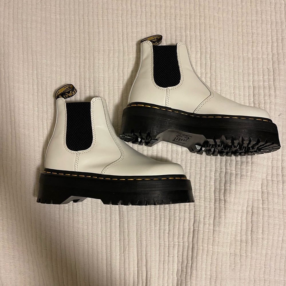 Platform Chelsea Dr. Martens